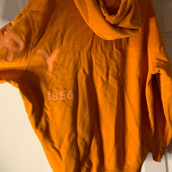 - Orange real burberry size large hoodie. In very good condition. Not been sold - Picture 4 of 6